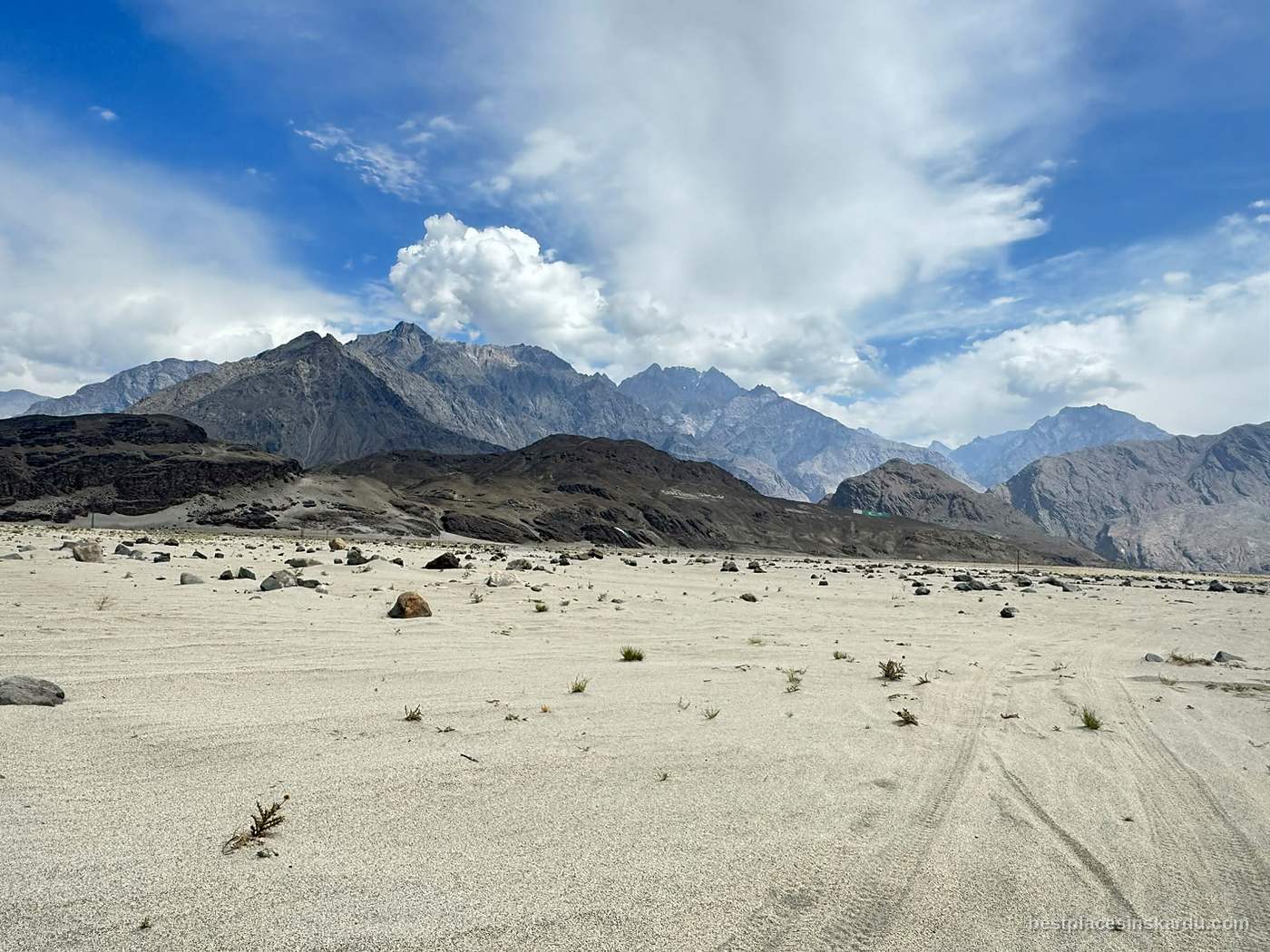 Wide view across the Sarfaranga cold desert toward the Skardu valley